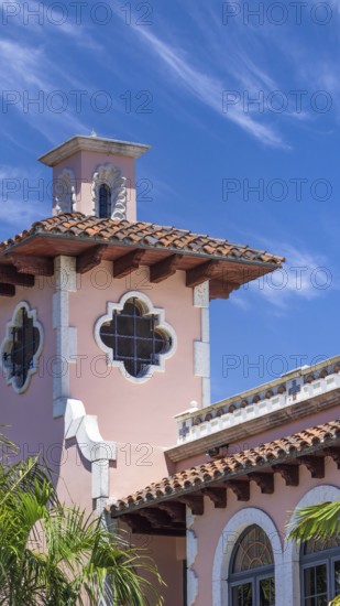 Fort Lauderdale, Las Olas Boulevard, travel attraction with shops, restaurants and entertainment