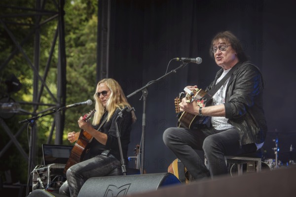 Uwe Hassbecker (Silly) and Maschine live at the Berliner Rundfunk 91.4 Open Air at the Berlin