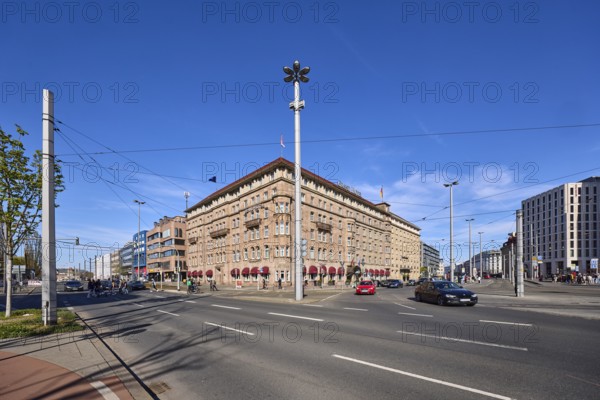 Le Méridien Grand Hotel Nuremberg, Marriott Hotels, traffic area, road markings, lanes, historic