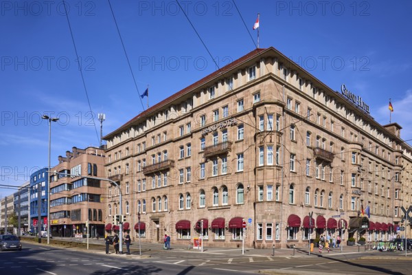 Le Méridien Grand Hotel Nuremberg, historical buildings, Marriott Hotels, lantern, pedestrians as