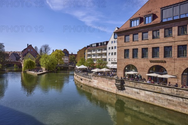 Flea market island, river Pegnitz, river island, pedestrian bridges, historic buildings, trees,