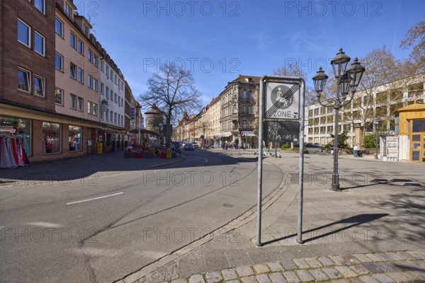 Pedestrian zone, traffic sign end of pedestrian zone, general architecture, houses, lantern, trees,