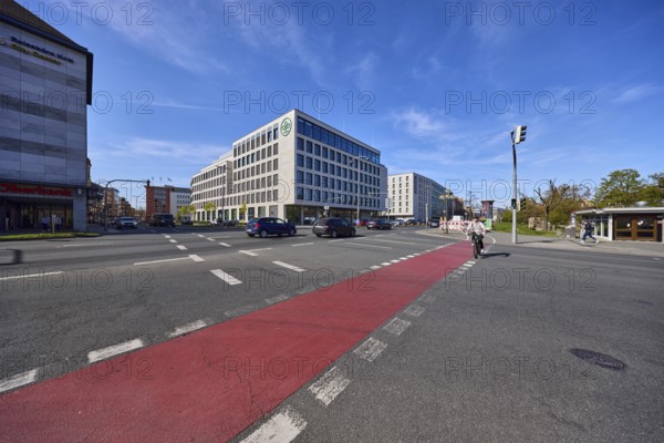 AOK Bayern branch office Nuremberg, modern architecture, pedestrian crossing with traffic lights,