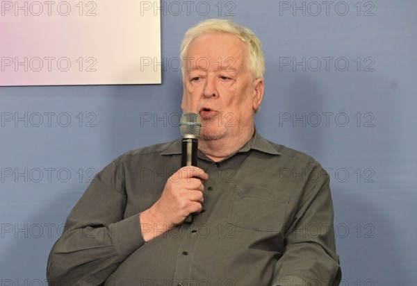 Prof Hans von Storch (University of Hamburg, Ocean University of China) takes part in a panel