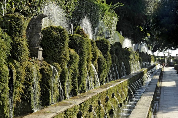 Avenue of a Hundred Fountains, Viale delle Cento Fontane, Renaissance garden of Villa d'Este, water