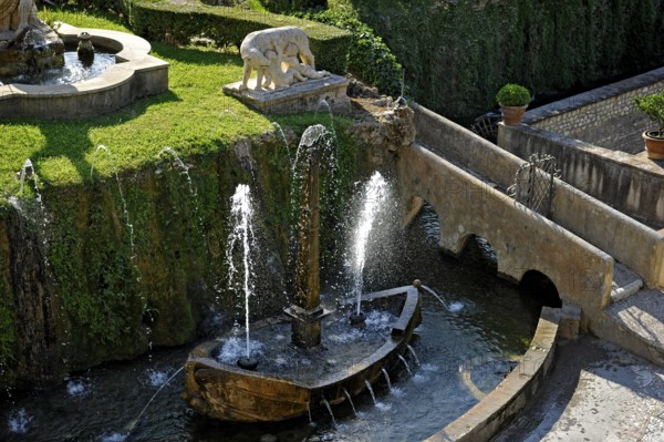 Fontana della Rometta e di Roma fountain with Roman she-wolf, Renaissance garden of Villa d'Este,