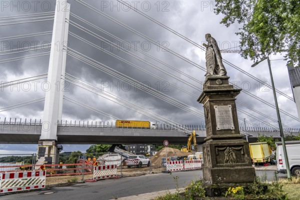 New construction of the motorway bridge Neuenkamp of the A40, over the Rhine near Duisburg, the