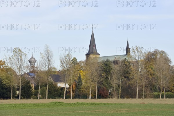 Landmarks... Lank-Latum, district of Meerbusch, Rhein-Kreis Neuss, North Rhine-Westphalia, View