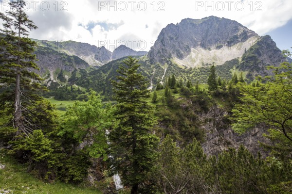 View from the hiking trail from GaiÃŸalpe to Unterer GaiÃŸalpsee, behind Rubihorn, near Oberstdorf,