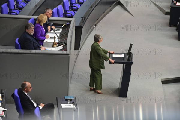 Federal Chancellor Friedrich Merz (CDU) and parts of his cabinet sit on the government bench,