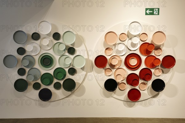 Wall decoration, ceramics, different coloured wall plates, play of colours, red, green, Vitra