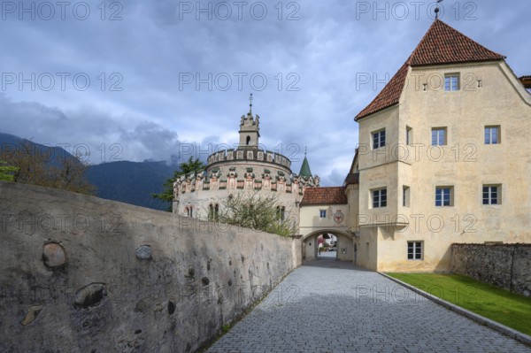 Left: Castel Sant'Angelo, Romanesque around 1200, Castel Saint Angelo, Neustift St Margarethen