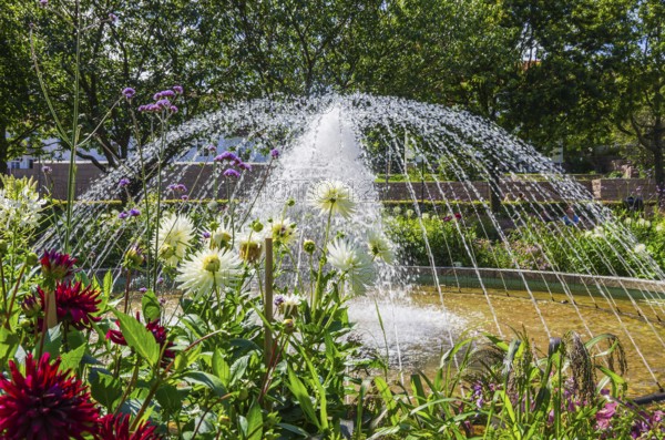 Fountain in the idyllic town park of Lysekil (Lysekils stadsparken), BohuslÃ¤n, VÃ¤stra Götalands
