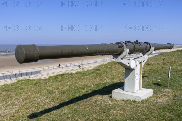 WWI German coincidence rangefinder, stereoscopic rangefinder at Atlantikwall Raversyde, Atlantic