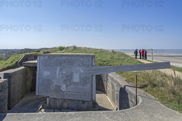 Artillery platform with reconstructed German WW1 gun at Battery Aachen, Raversyde Atlantikwall,