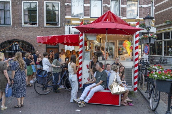 Utrecht city centre, ice cream parlour, ice cream parlour Venezia, very popular with locals and