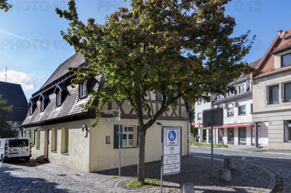 Former customs house and residence of the customs officer, 18th century, Hersbrucker Straße 3, Lauf