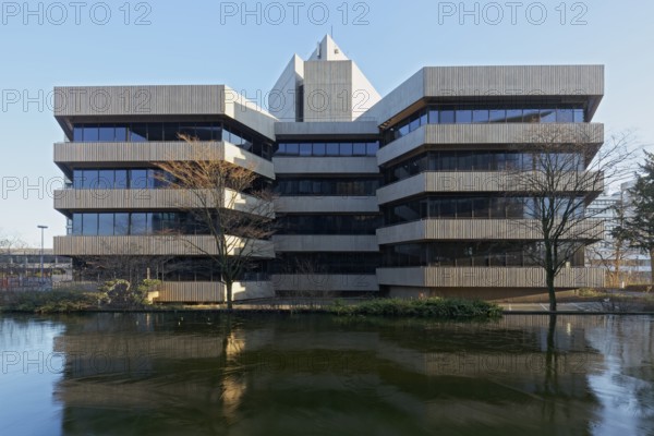 Rank-Xerox House, Brutalist office building, exposed concrete façade, Hentrich, Petschnigg und
