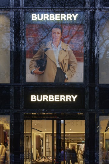 Store of British fashion brand Burberry auf der Kö, luxury shopping, Düsseldorf, North