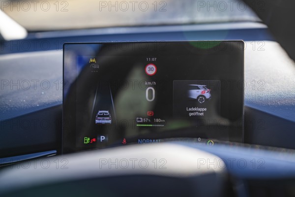 Digital display in the vehicle shows speed and charging data in a stylish presentation, MG4