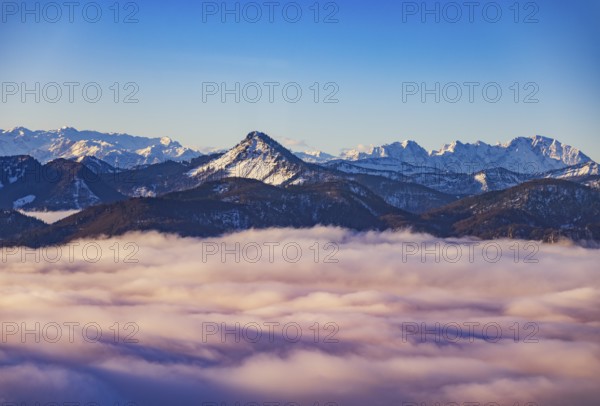 View from Kulmspitze, Faistenauer Schafberg juts out of the sea of fog, inversion weather,