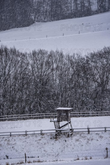 High seat, for hunters, in winter, near Oberelfringhausen in Elfringhauser Switzerland, near