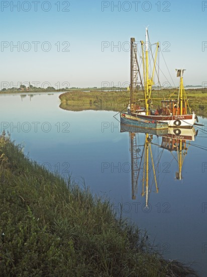 Emsfischereiboot, cutter, Diana, river, Ems, dammed up, flood, morning light, Terborg, East Frisia,