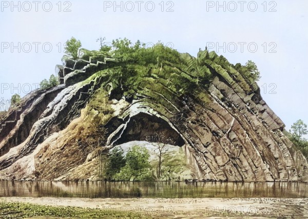 Layered vault in the Silurian, third period of antiquity, Paleozoic, on the Potomac River,