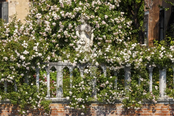 Glass art on the Insola di Murano, Venice, Veneto, ItalyGarden of the Palazzo Malipiero, Venice,