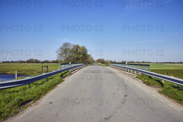 Bach Lecker Au, bridge, metal railing, guardrail, guide post, agricultural land, meadows, trees,