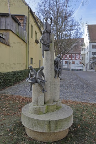 Sculpture Reading people artists unknown, figures reading a book, book reader, modern art, bronze