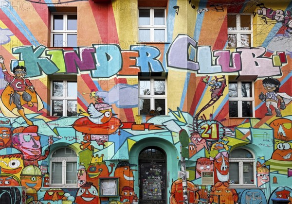 Kiefernstraße children's club, active branch of the Youth Welfare Office in the street art mile