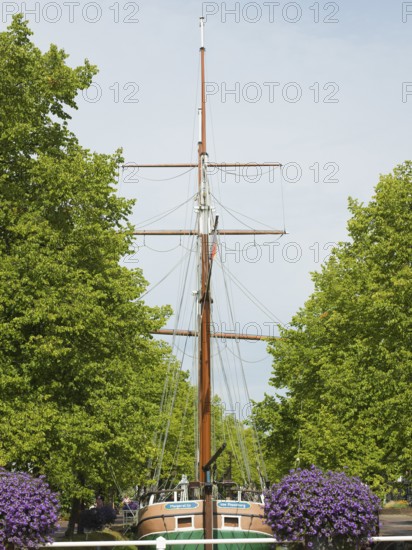 Kuff, flat-bottomed coastal cargo sailor, Margaretha von Papenburg, Main Canal, Papenburg, Emsland,