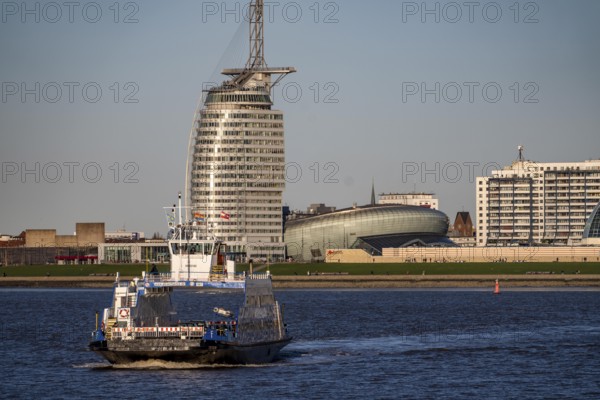 Weser ferry, ferry Nordenham, in the mouth of the Weser, connects Bremerhaven with Nordenham in