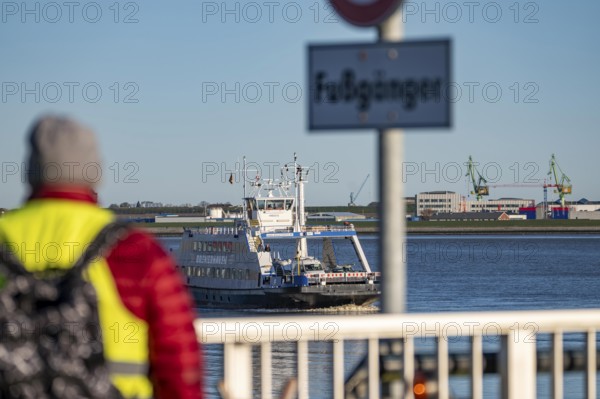 Weser ferry, ferry ship Bremerhaven, in the mouth of the Weser, connects Bremerhaven with Nordenham