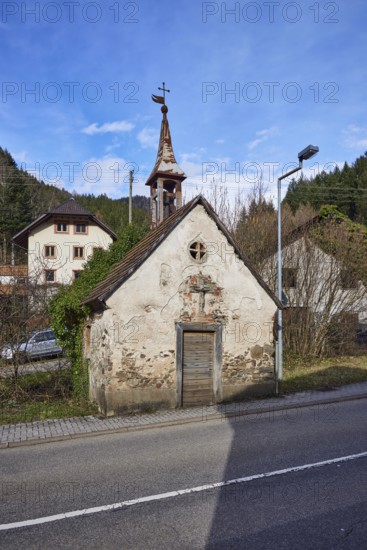 Old Ibicher chapel, historic chapel, general architecture, Black Forest house, lantern, sidewalk,