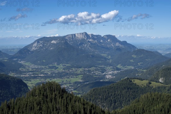 View from the south over Berchtesgaden to the Berchtesgaden High Throne and the Untersberg South