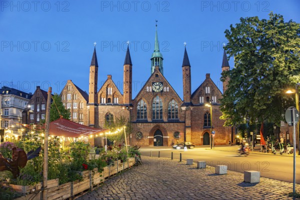 Bürgergärten am Geibelplatz and Heiligen-Geist-Hospital at dusk, Hanseatic City of Lübeck,