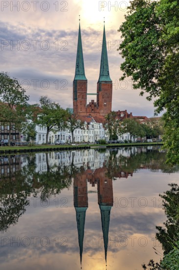 Old town with Lübeck Cathedral and Trave at dusk, Lübeck, Schleswig-Holstein, Germany