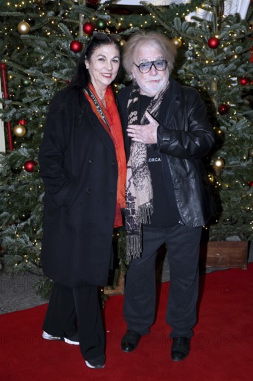 Bernhard Paul with woman Eliana Larible, Premiere Roncalli Christmas Circus, Tempodrom, Berlin 19