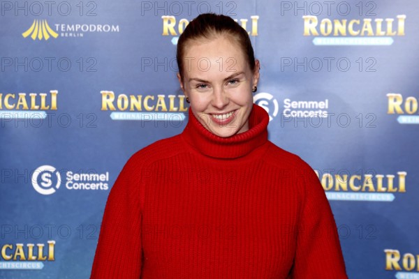 Clara Lösel, Roncalli Christmas Circus Premiere, Tempodrom, Berlin 19.12.2025