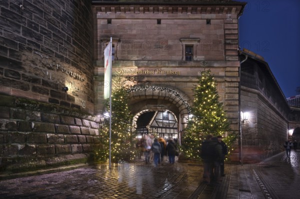 Decorated entrance to the Handwerkerhof during Advent, Königstor, Nuremberg, Middle Franconia,