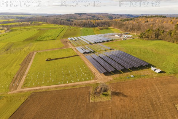 Solar systems that extend far over large fields, energy transition, construction of PV open space,