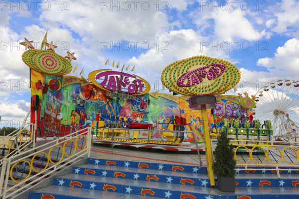 Fairground in Ulm Friedrichsau, folk festival, hustle and bustle, amusement park, amusement