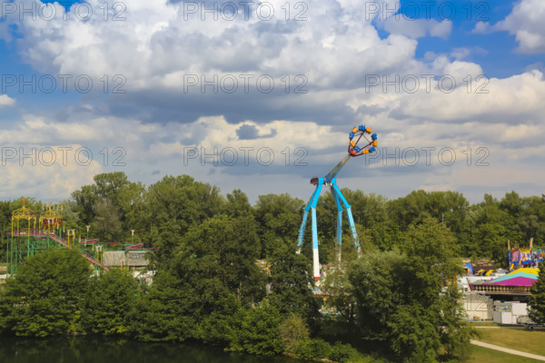 Fairground in Ulm Friedrichsau, folk festival, hustle and bustle, amusement park, amusement
