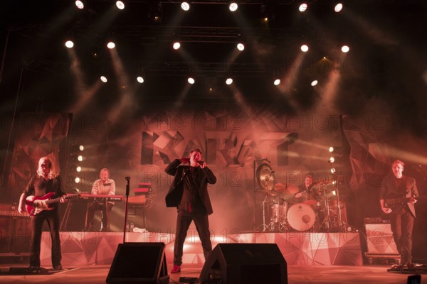 Bernd Römer (guitarist), Martin Becker (keyboarder), Claudius Dreilich (singer), Heiko Jung