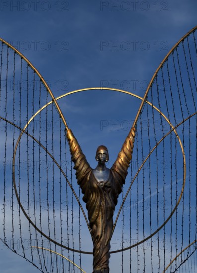 Golden angel, angel figure, angel motif, baroque Christmas market, evening light, Ludwigsburg,