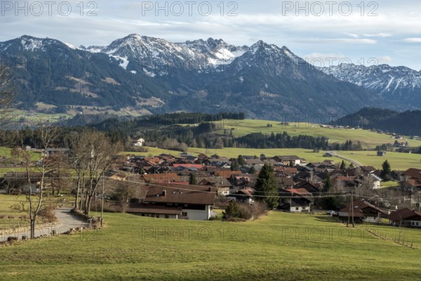 View of Bolsterlang and the Allgäu Alps, in the middle of Entschenkopf, Nebelhorn and Rubihorn,