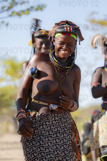 Traditional dance, brightly decorated woman of the Hakaona tribe, also Havakona or Hakawona, near