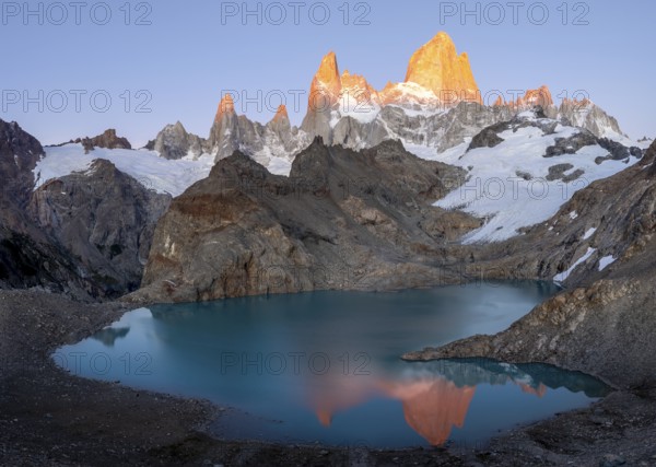 Laguna de los Tres, sunrise, alpine glow, glaciers and glaciers Lake de los Tres, mountains and